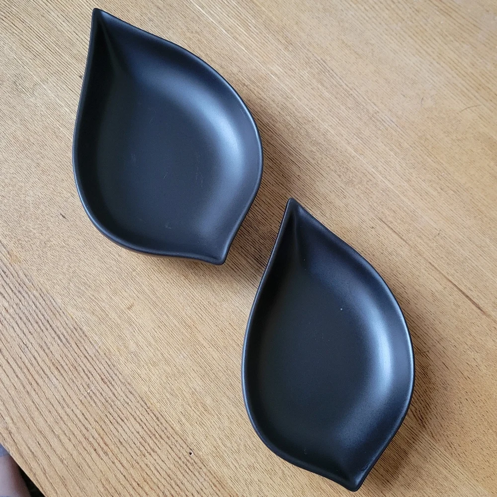 ASA Selection Germnay Black Cermaic Leaf Trinket Dishes, Set of 2